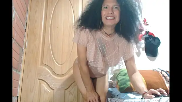 abbycrespa online show from November 16, 2025, 1:54 am