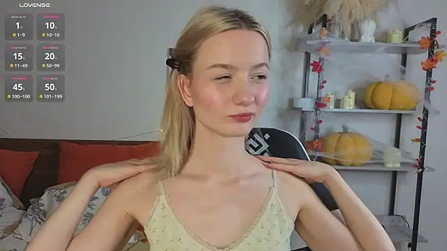 IdaValenti online show from December 3, 2025, 11:14 pm