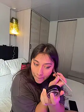 Nina-Eros1 online show from May 25, 2026, 5:44 pm