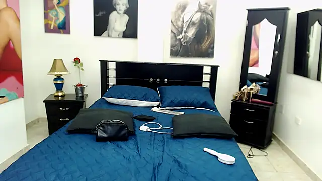 VeronicaReynolds online show from February 27, 2025, 3:15 pm