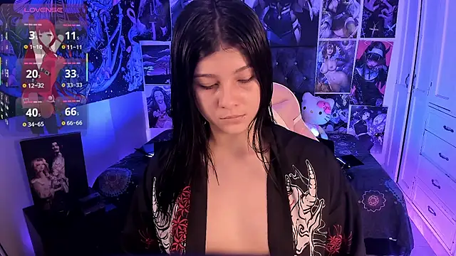 LanaKyutt online show from April 19, 2026, 7:27 pm