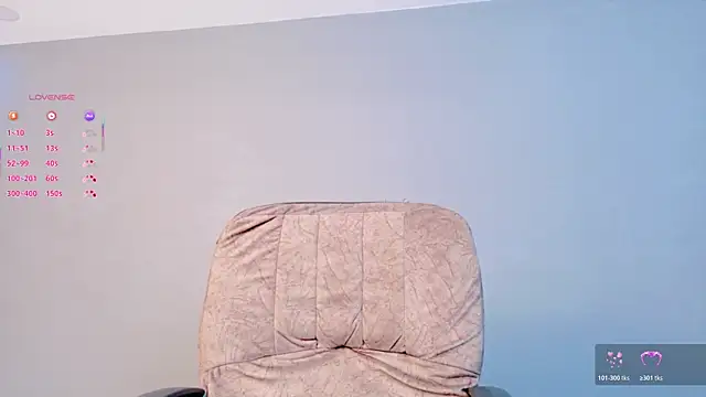 Snapshot of karen_brave chatting on April 30, 2026, 9:08 pm karen brave online show from April 30, 2026, 9:08 pm