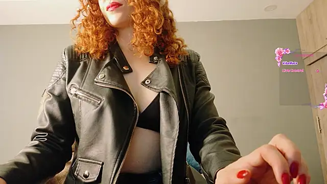Snapshot of karen_brave chatting on May 31, 2026, 8:53 pm karen brave online show from May 31, 2026, 8:53 pm