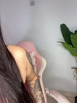 Snapshot of sophialorens_s chatting on December 20, 2024, 9:50 pm sophialorens s online show from December 20, 2024, 9:50 pm