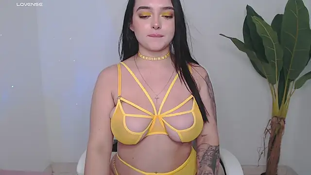 Snapshot of sophialorens_s chatting on January 4, 2025, 8:16 pm sophialorens s online show from January 4, 2025, 8:16 pm