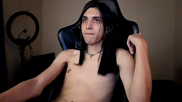 angelitofemboy online show from May 23, 2026, 8:13 am