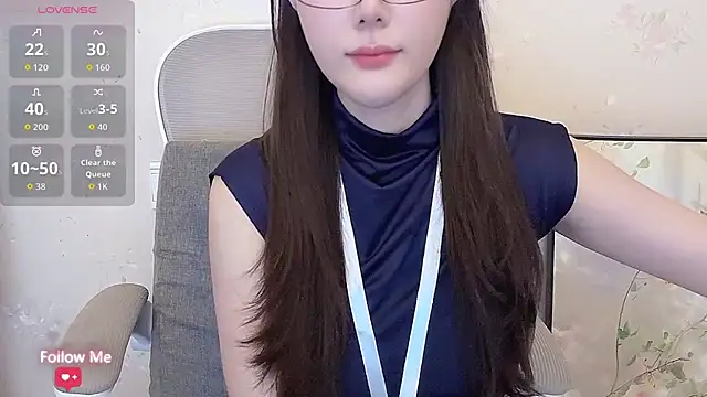 qiqi-- online show from August 5, 2026, 9:25 am