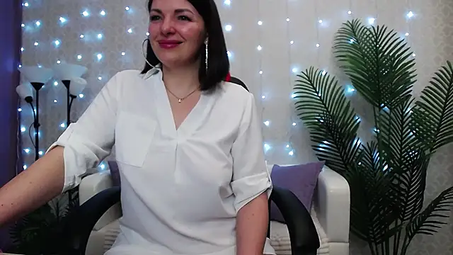 Camelia Lillie online show from March 15, 2026, 1:45 am