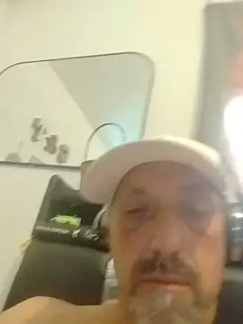 Snapshot of Dallasboy chatting on May 17, 2026, 2:28 pm Dallasboy online show from May 17, 2026, 2:28 pm