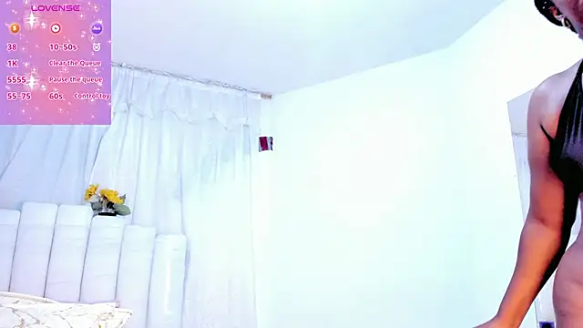 Snapshot of RoxannaBlanche chatting on September 20, 2025, 8:08 am RoxannaBlanche online show from September 20, 2025, 8:08 am