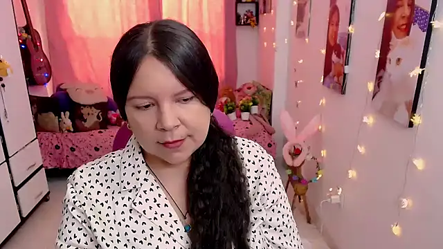 claryssa  online show from April 2, 2026, 6:14 pm