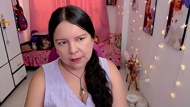 Snapshot of claryssa_ chatting on May 7, 2026, 10:02 pm claryssa online show from May 7, 2026, 10:02 pm
