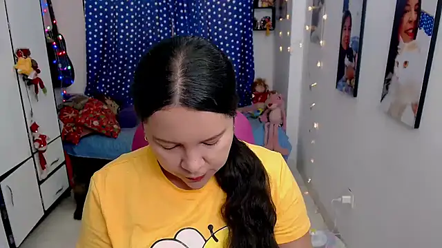 Snapshot of claryssa_ chatting on January 9, 2026, 9:00 pm claryssa online show from January 9, 2026, 9:00 pm