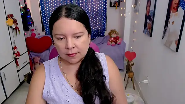 Snapshot of claryssa_ chatting on February 15, 2026, 8:41 pm claryssa online show from February 15, 2026, 8:41 pm