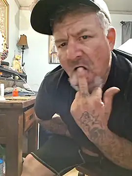 Snapshot of bigdoog8 chatting on August 1, 2026, 12:08 am bigdoog8 online show from August 1, 2026, 12:08 am