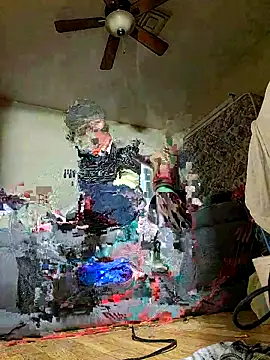 Snapshot of Hugebwc102 chatting on September 30, 2025, 7:47 am Hugebwc102 online show from September 30, 2025, 7:47 am