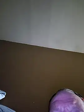 Snapshot of Hugebwc102 chatting on November 7, 2025, 3:33 am Hugebwc102 online show from November 7, 2025, 3:33 am