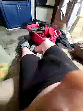 Snapshot of Hugebwc102 chatting on September 11, 2025, 1:27 am Hugebwc102 online show from September 11, 2025, 1:27 am