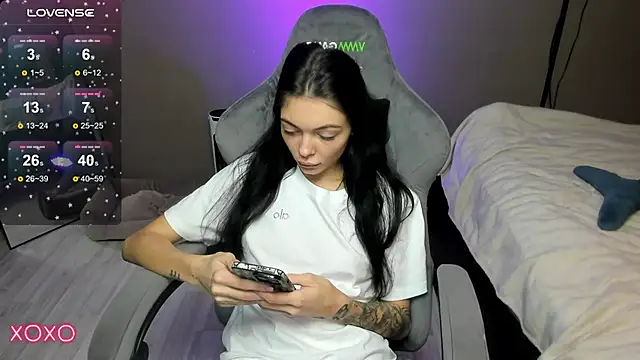 Mariella Adamss online show from December 3, 2025, 1:10 pm