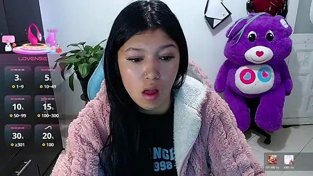 emily rosse04 online show from April 17, 2026, 11:24 am