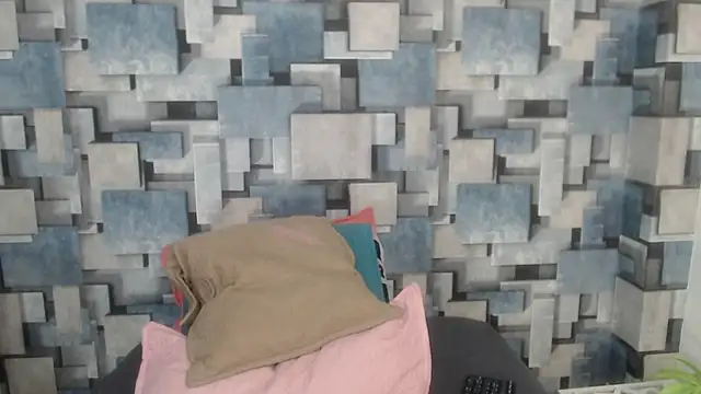 angel dthroatt online show from January 8, 2026, 12:11 pm