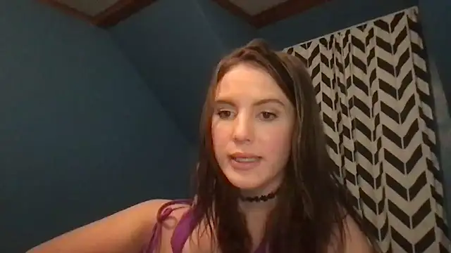 kittycatkendra online show from November 10, 2025, 1:21 am