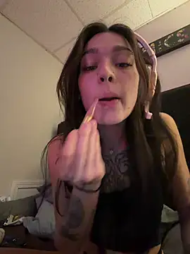 Snapshot of v4mpsoles chatting on July 15, 2026, 4:52 am v4mpsoles online show from July 15, 2026, 4:52 am