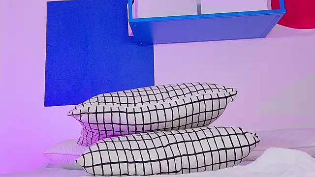 CristalCornner  online show from November 22, 2025, 7:46 pm