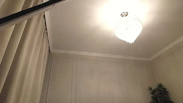 Miriam fox online show from October 18, 2025, 4:31 pm