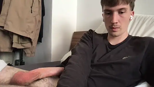 hungandfun05 online show from October 8, 2025, 1:56 pm