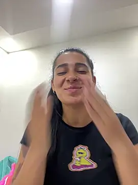 Snapshot of Meganmilk1 chatting on February 4, 2026, 9:10 pm Meganmilk1 online show from February 4, 2026, 9:10 pm