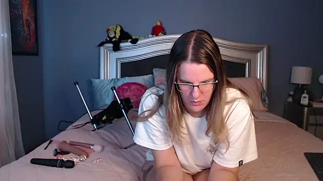 Sarahtineke online show from January 12, 2026, 6:26 pm