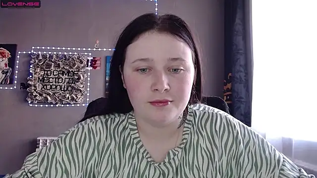 Snapshot of Light_Luna chatting on May 8, 2026, 11:25 am Light Luna online show from May 8, 2026, 11:25 am