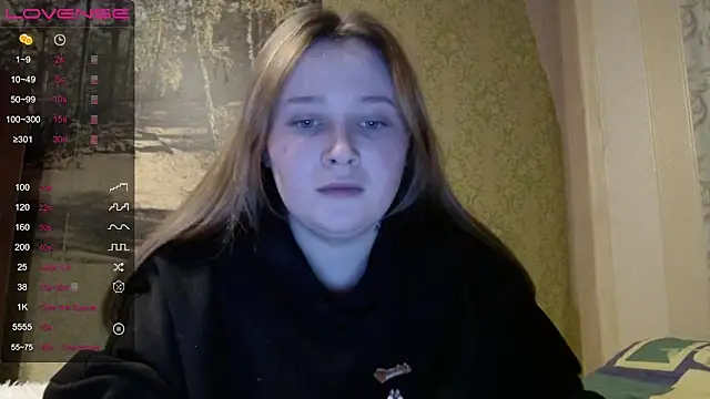 Snapshot of Light_Luna chatting on March 10, 2026, 3:38 pm Light Luna online show from March 10, 2026, 3:38 pm