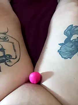 Snapshot of Hotsereia chatting on March 16, 2025, 8:32 pm Hotsereia online show from March 16, 2025, 8:32 pm