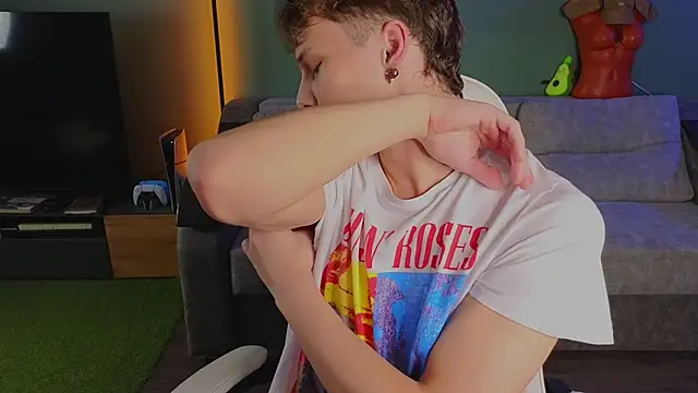 TeddyLiLboy online show from November 5, 2025, 4:21 pm