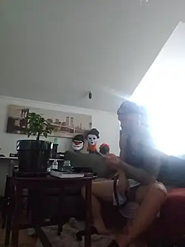 Snapshot of eltoulou chatting on July 20, 2026, 5:48 pm eltoulou online show from July 20, 2026, 5:48 pm