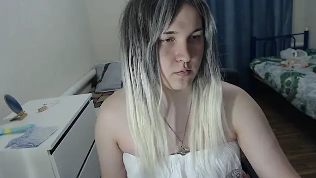 Snapshot of EvaMiron chatting on February 27, 2026, 10:09 pm EvaMiron online show from February 27, 2026, 10:09 pm