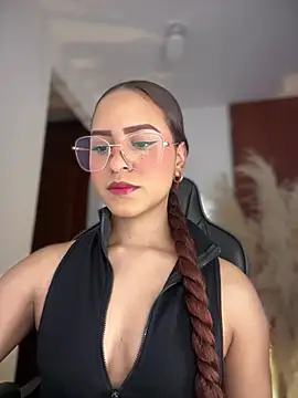 Snapshot of gretta_kler1 chatting on May 6, 2026, 3:38 pm gretta kler1 online show from May 6, 2026, 3:38 pm