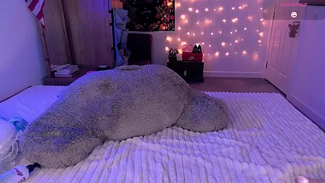 milk-toast online show from December 8, 2024, 4:18 pm