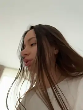 deliaroyal online show from February 10, 2026, 12:37 pm