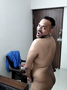 lovbombayduck11 online show from September 22, 2025, 7:03 am