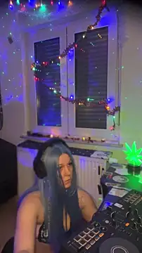 kinkygirl420x online show from December 19, 2025, 7:27 pm