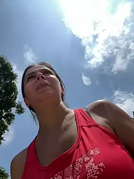 Snapshot of Yuliana016 chatting on January 31, 2025, 6:25 pm Yuliana016 online show from January 31, 2025, 6:25 pm