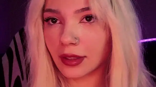 Snapshot of SandraBoyl chatting on November 21, 2025, 9:19 am SandraBoyl online show from November 21, 2025, 9:19 am