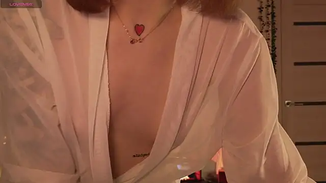 Snapshot of SandraBoyl chatting on April 6, 2026, 1:34 am SandraBoyl online show from April 6, 2026, 1:34 am