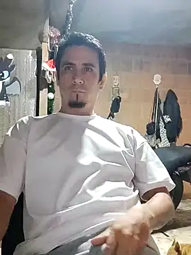 Snapshot of Rejy1992 chatting on December 14, 2024, 2:00 am Rejy1992 online show from December 14, 2024, 2:00 am