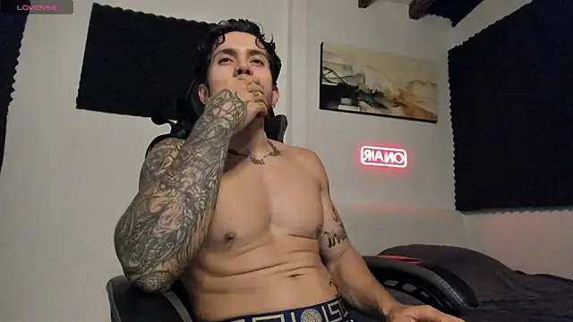 LucianSinclair online show from April 7, 2026, 3:08 am