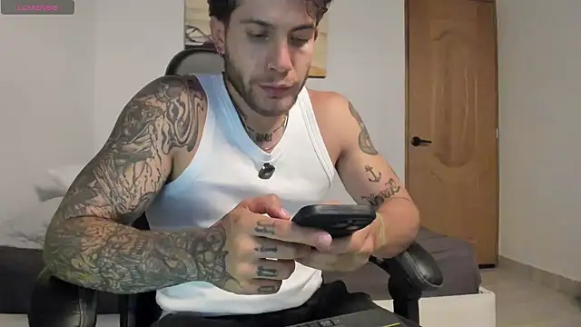 Snapshot of LucianSinclair chatting on July 15, 2026, 2:29 am LucianSinclair online show from July 15, 2026, 2:29 am