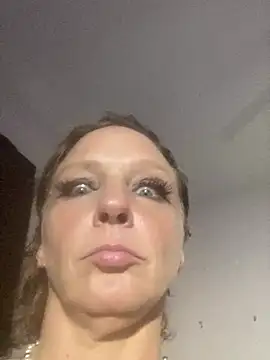 Everlyrose27 online show from December 18, 2024, 3:37 am